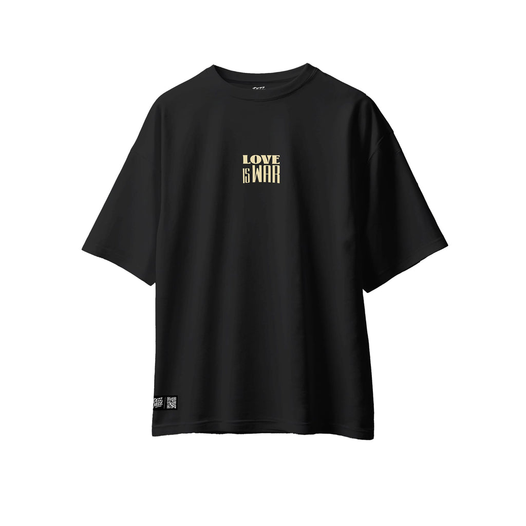 LOVE IS WAR NEGRA (CAMISETA OVERSIZE)
